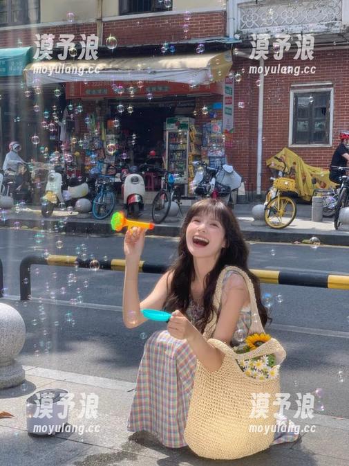 每天潜水www.155.fun，一不小心就踩中各种神操作，别忘了收藏哦！