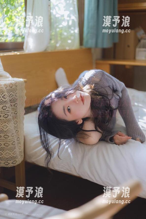 17吃瓜网 每天都想逛17吃瓜网的入口,不光是为了八卦,还有那点小暧昧!