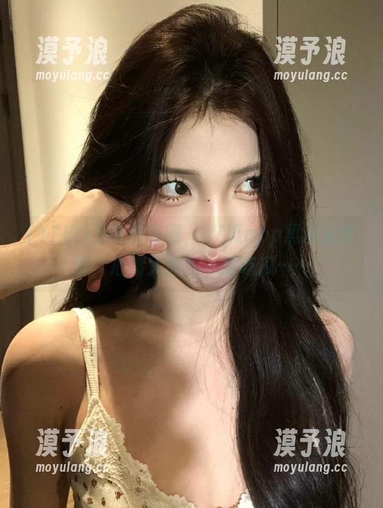 17瓜 无论你在哪,17瓜app黑料随身带,心情大好,一路吃瓜……