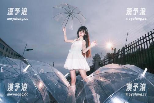 51吃瓜网在线直播：有人在吃瓜时还在掉皮！