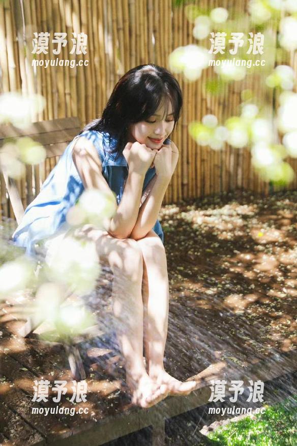51吃瓜网 又双叒叕被‘51吃瓜网’视频吸引,下载软件完全不麻烦,心累归心累我还是要看!