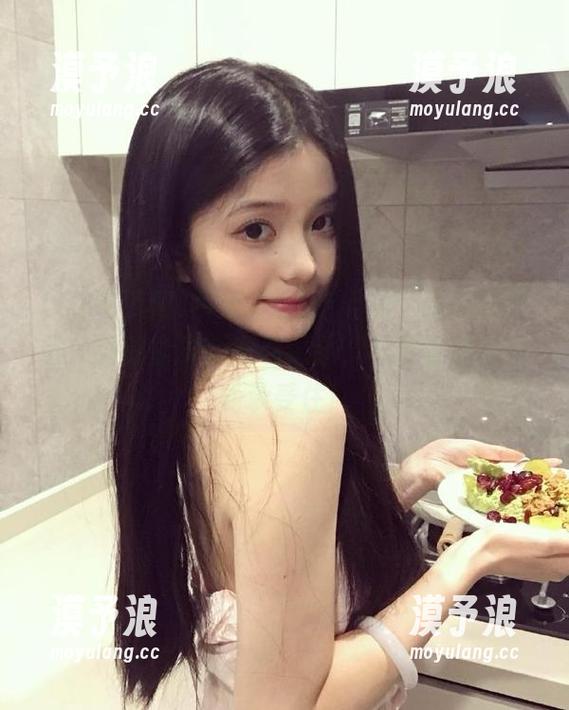 51吃瓜网 今天“51吃瓜网”吃瓜的数量,绝对能刷新观看记录,只要你的肚皮能承受住!