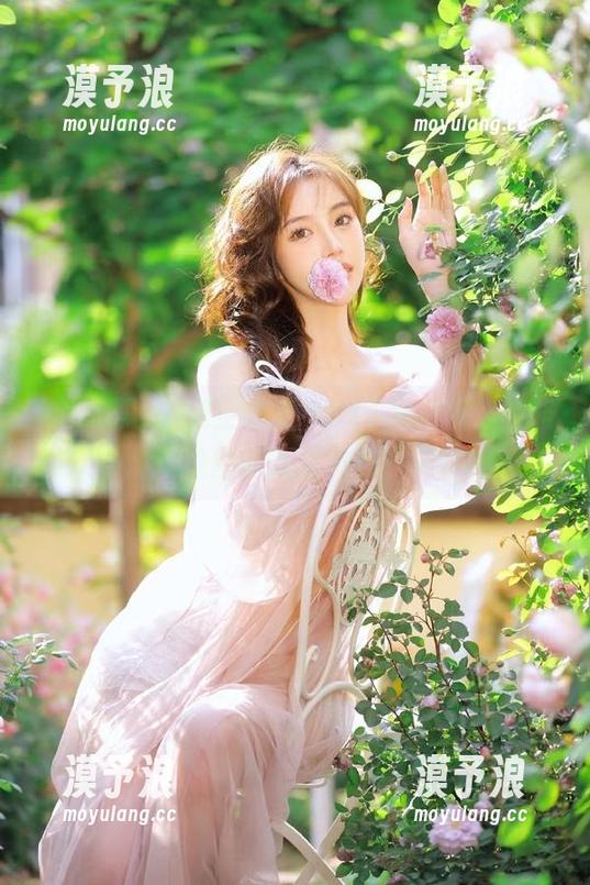 911黑料 完全免费,911黑料带你领略校园的新鲜八卦!