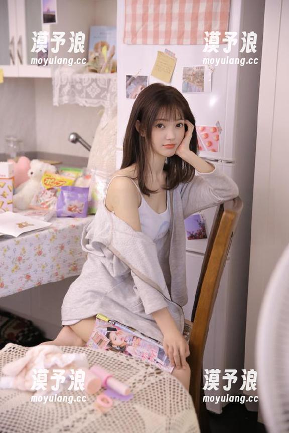 91吃瓜中心 91吃瓜中心带你穿越传送门,跟ktv天王歌手聊聊天?