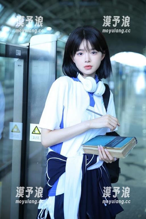 好奇心驱使我深入五一吃瓜网页——此处应有一片热闹。