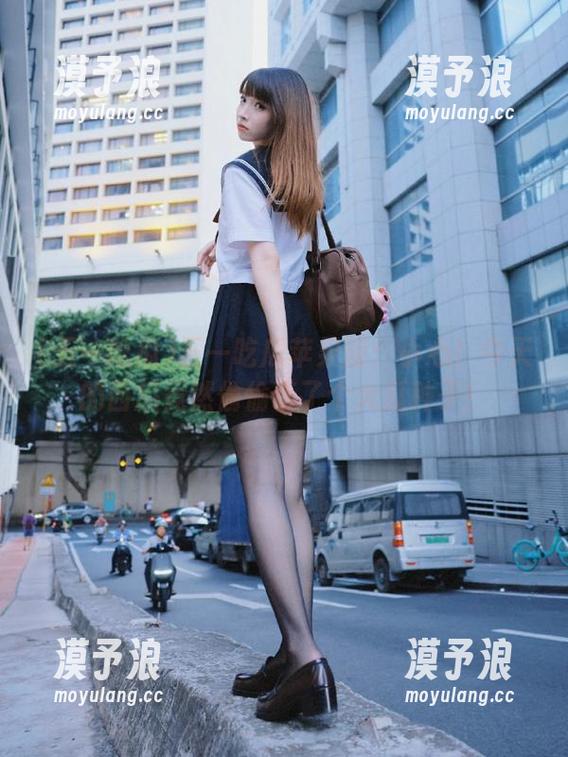五一吃瓜 五一吃瓜苹果版:小心!今天的西瓜竟然偷偷带了个大瓜种子!