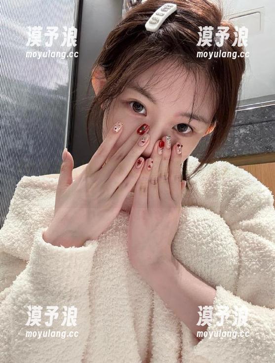 吃瓜导航 哪个网址能让你知道明星空巢期?当然是“吃瓜导航”!