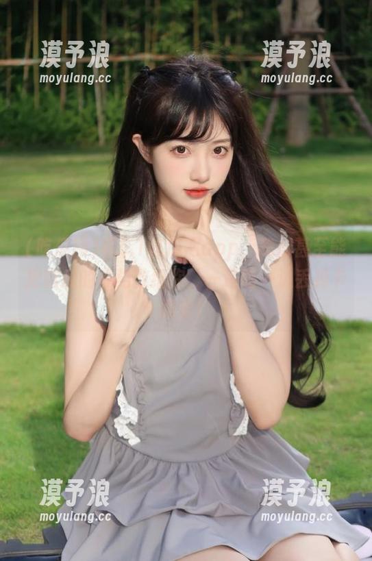 吃瓜网 在5.1吃瓜网app,我们甚至能把吃瓜的姿势教给你,一边吃一边丢掉卡路里!