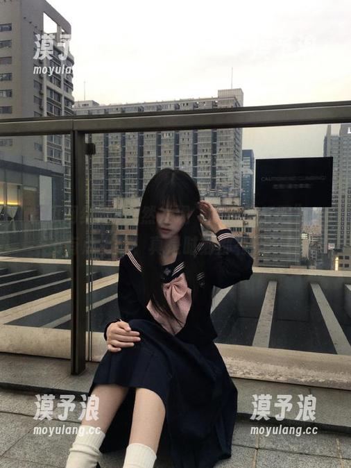 突然发现“吃瓜网红网”app有点上瘾，真是时刻都有新料！