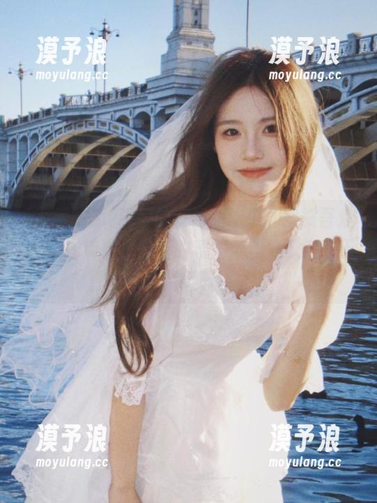 说好的在线追吃瓜，却被吾爱吃瓜52带到了全新的氛围，我好像沉迷于每个细节。