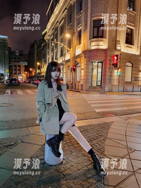在线心情炸弹：“黑料不打烊”下载后，惊喜还是失落，全在一瞬间！