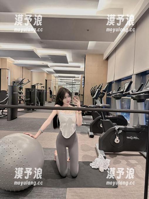 黑料不打烊 你们登录“黑料不打烊”了吗?里面的瓜就跟我煮的泡面一样丰富多彩啊。