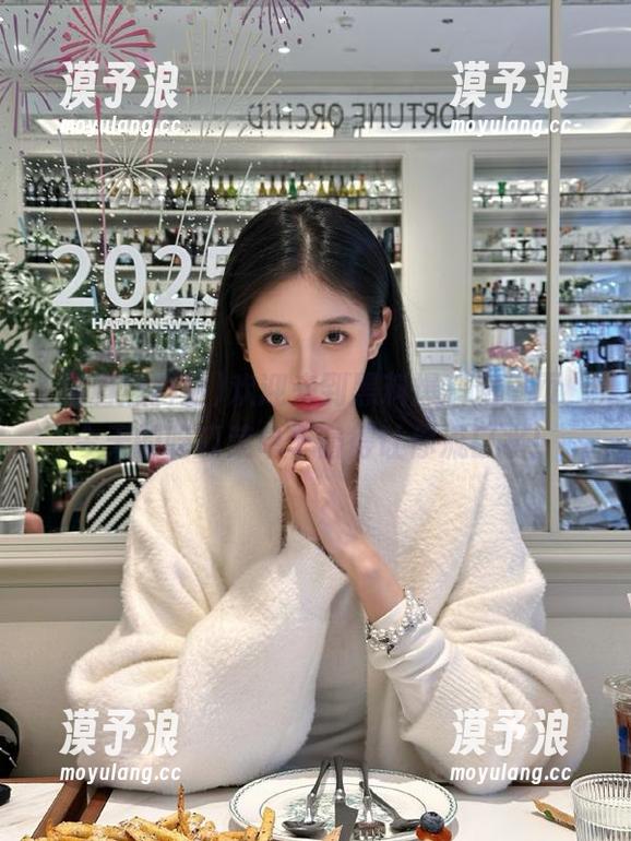 欢迎来到黑料爆料站首页，今天的吃瓜菜单丰富得让你流口水！