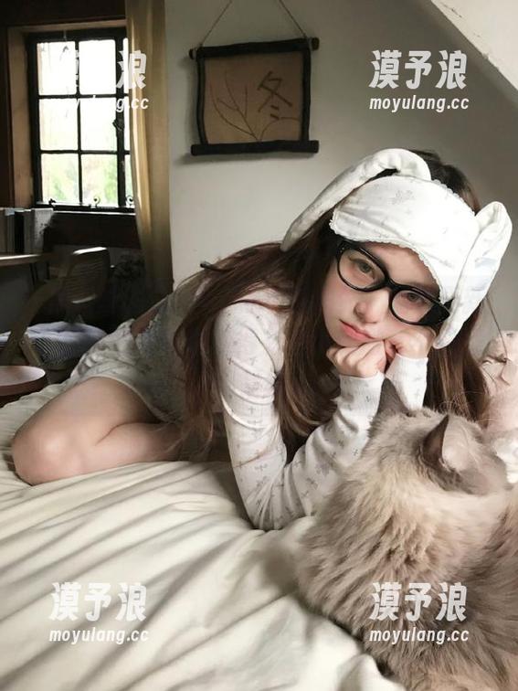 当“黑料爆料站”猛然更新，生活的乏味也变得有点小刺激，不知是福是祸...