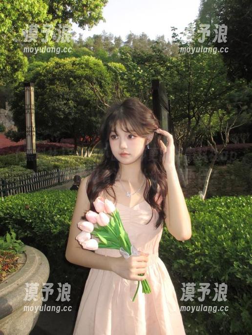 黑料社 2424小时不停更新的黑料社app,收藏的瓜有没有让你惊掉下巴?